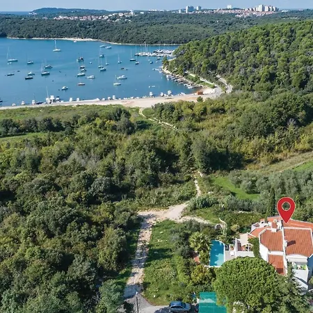 Stunning In With Wifi 풀라