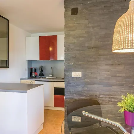 Stunning In With Wifi Lägenhet *