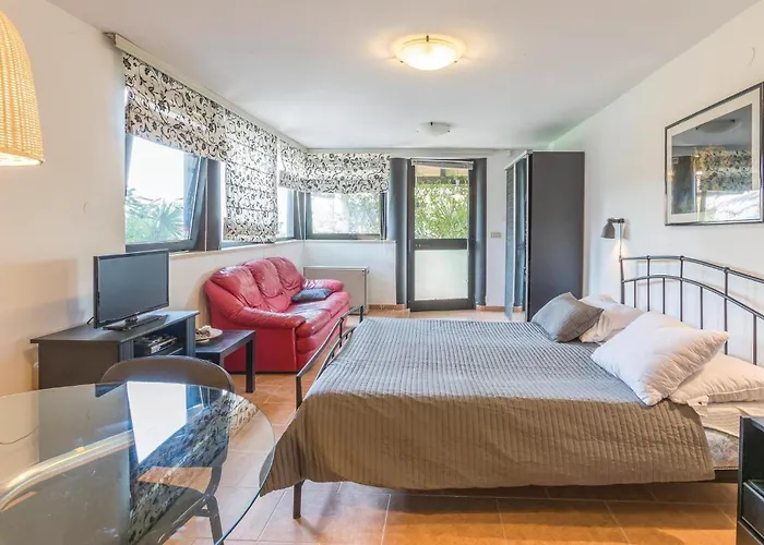 Stunning In With Wifi Apartment